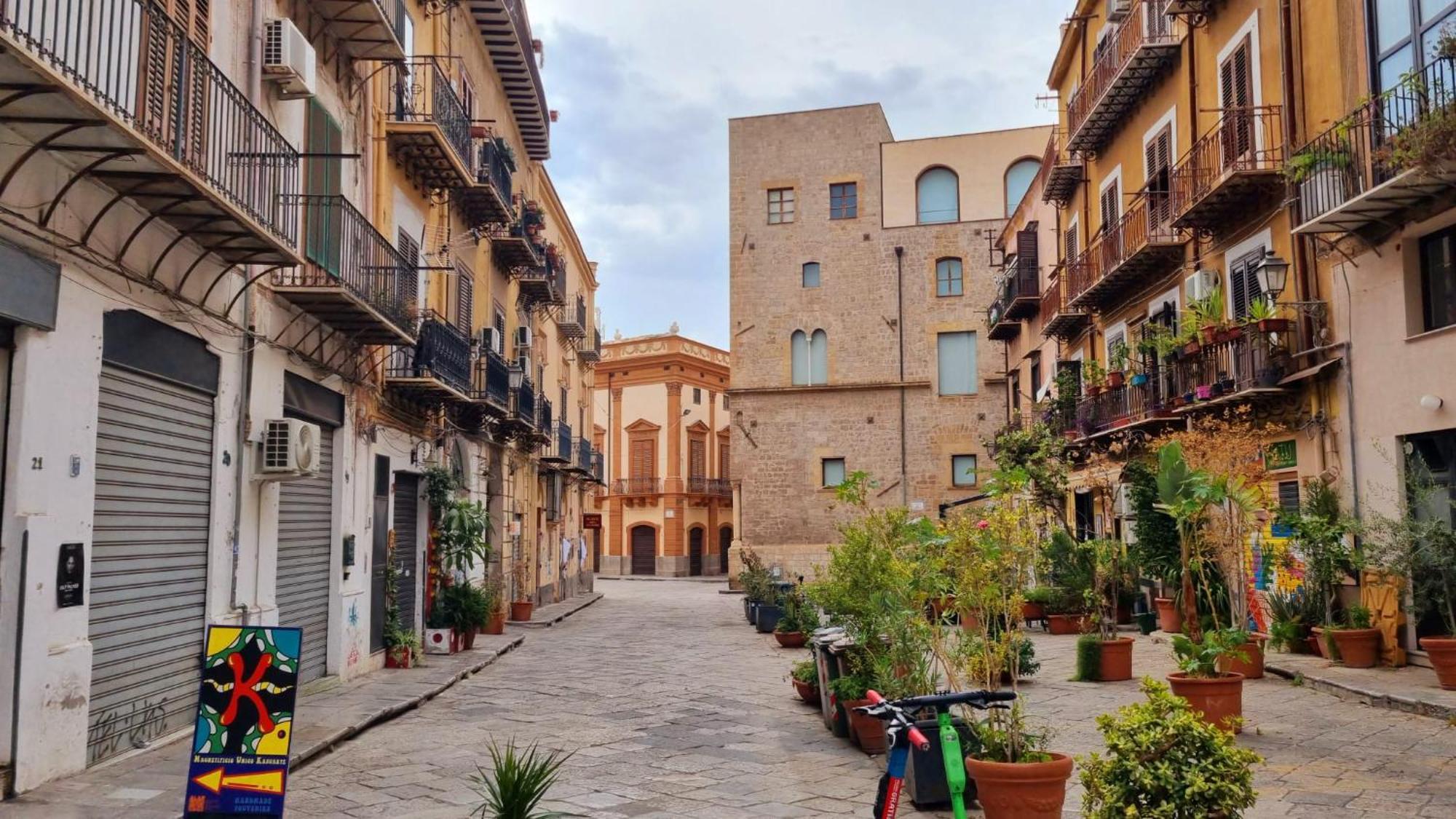 2 Sicilie Rooms And Suite In Centro Palermo Esterno foto